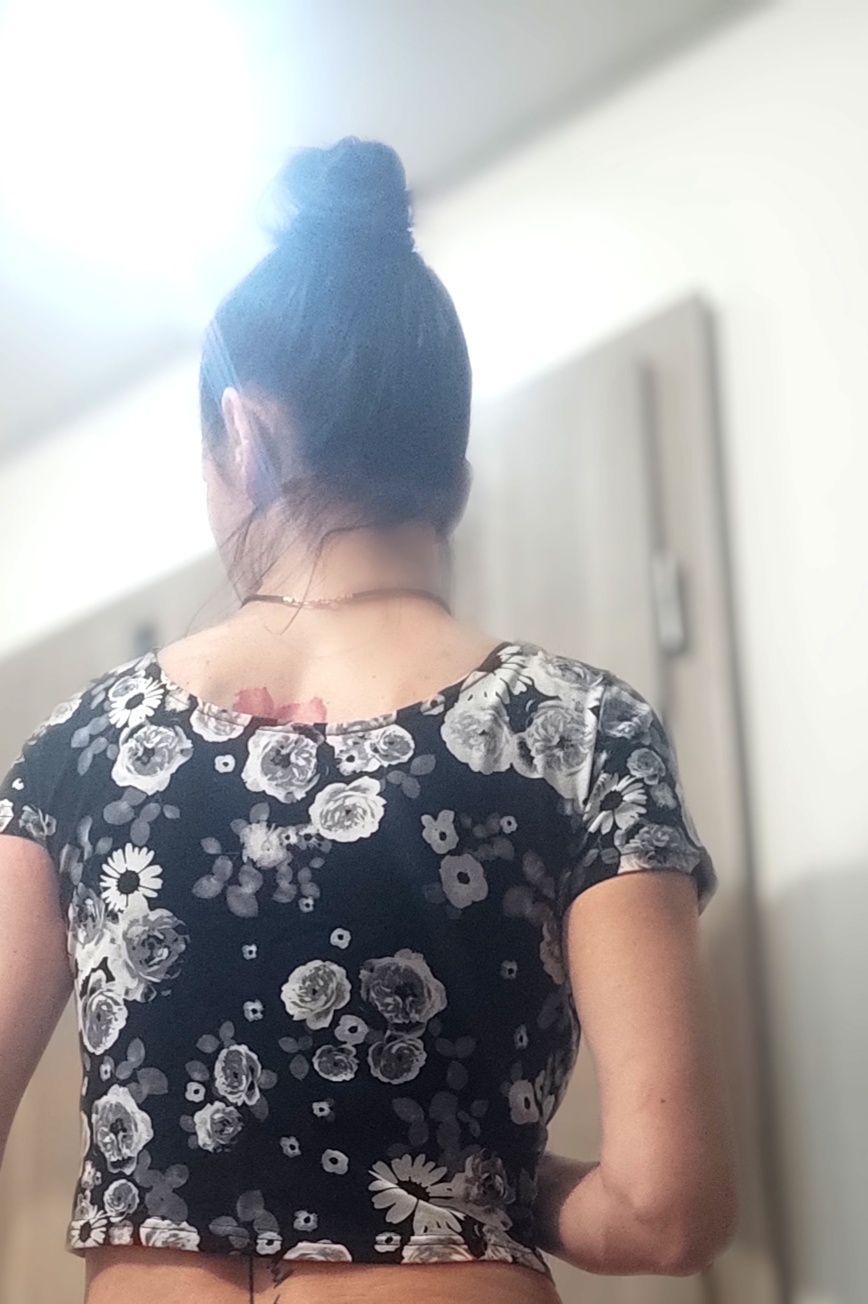 Krótki top w kwiaty H&M M