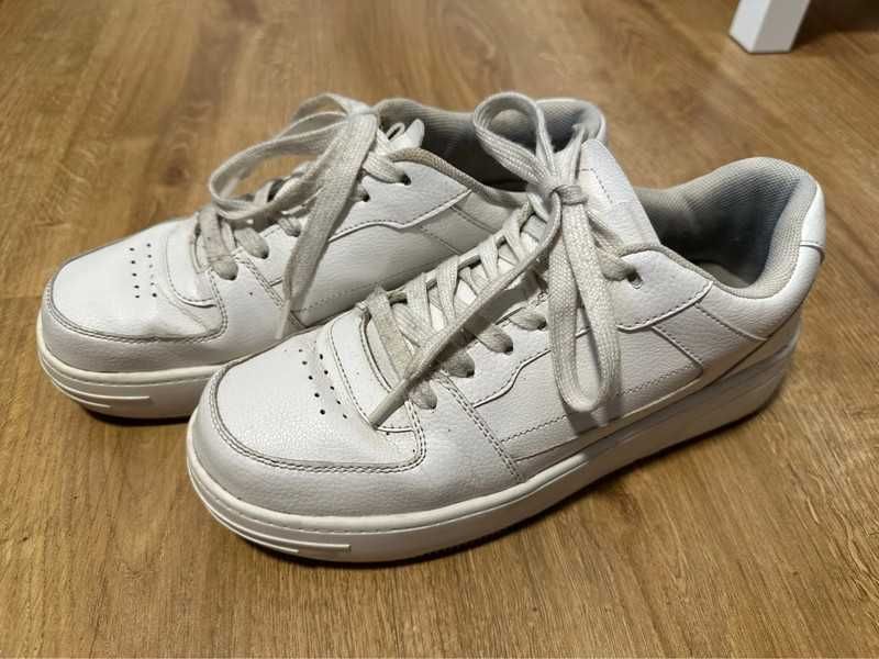Buty sportowe sneakersy