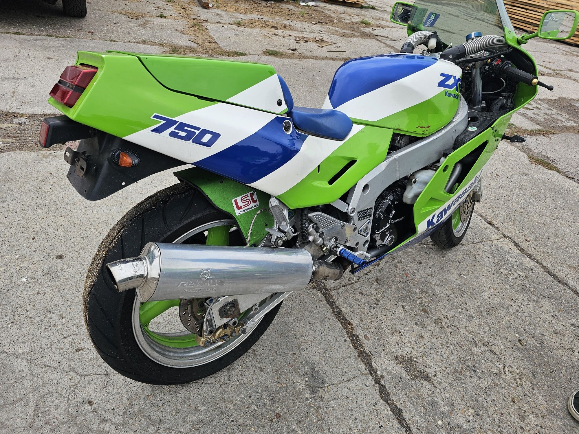 2x Kawasaki ZXR 750 H sc28 gsxr r1 zx7r