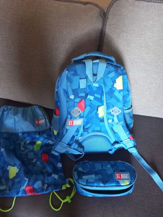 Sprzedam plecak szkolny w zestawie piornik i worek