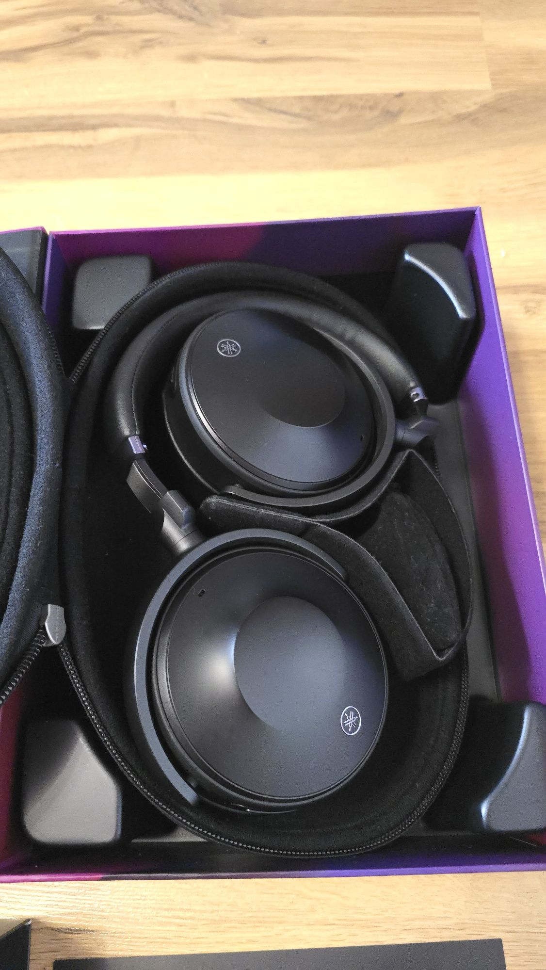 Навушники Yamaha YH-E700A Black (оригінал)