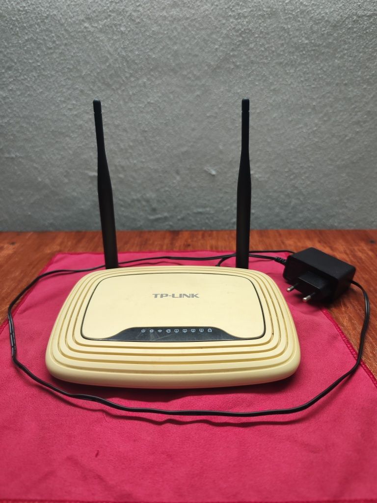 WiFi роутер TP-Link 30 Mbps, в хорошем состоянии