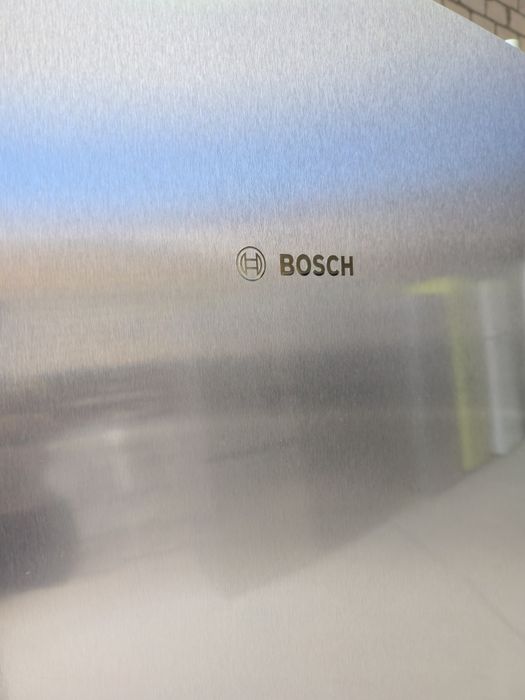 Холодильник Bosch KGE36AI30