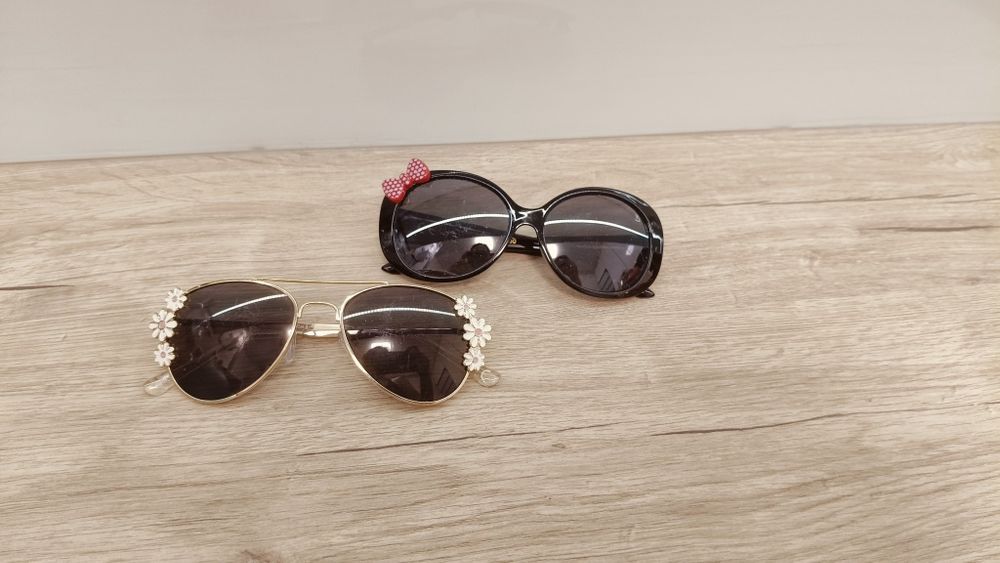 Okulary przeciwsłoneczne dziewczynka