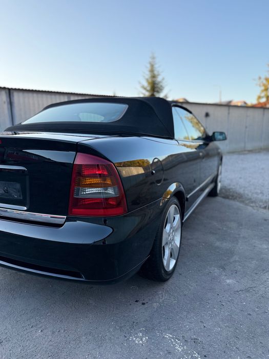 Opel Astra G Cabrio Bertone 2.2 | Skóra | Automat dach |
Zadbany