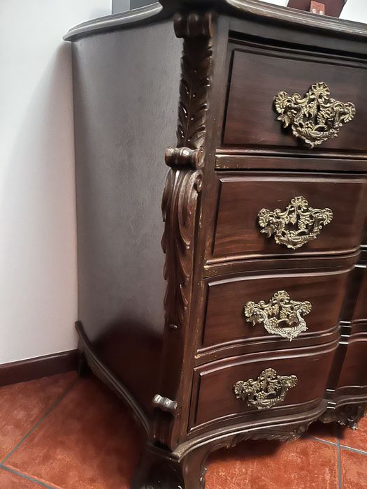 Comoda em madeira maciça