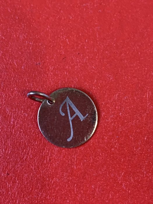 Zawieszka srebrna pozłacana litera A