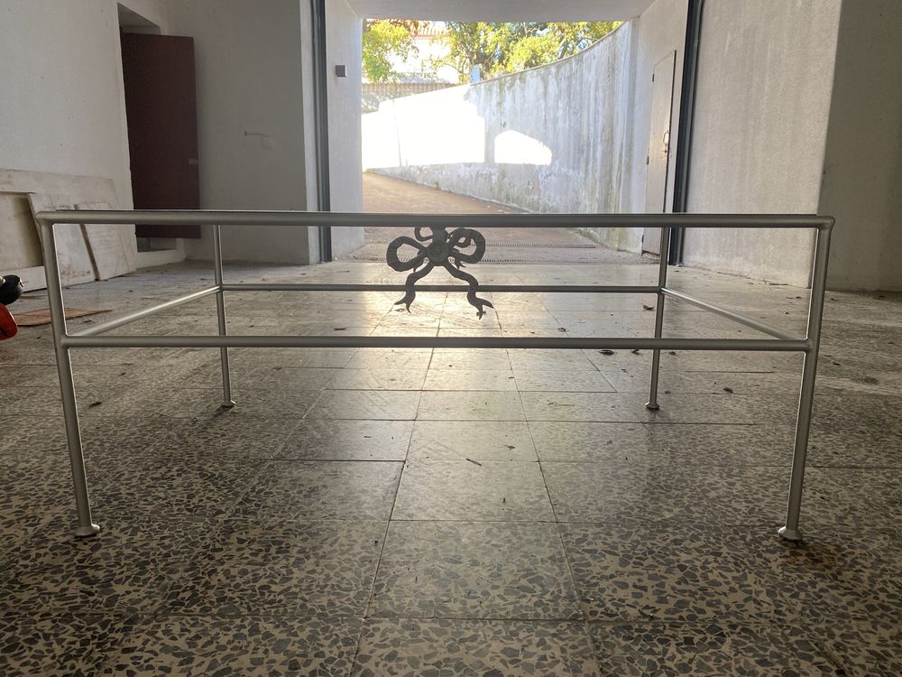 Mesa de Centro com tampo em vidro