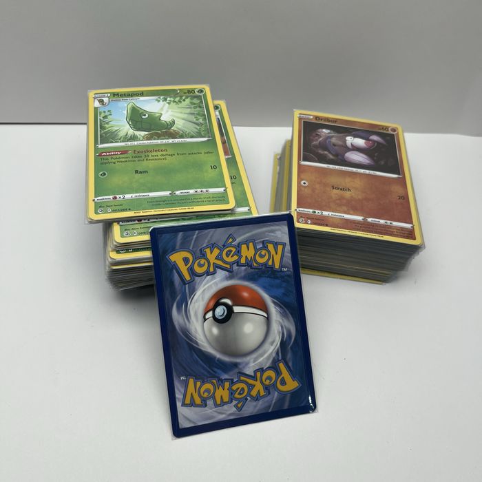 165 kart Pokemon TCG reverseHOLO Fusion Strike bez powtórek
