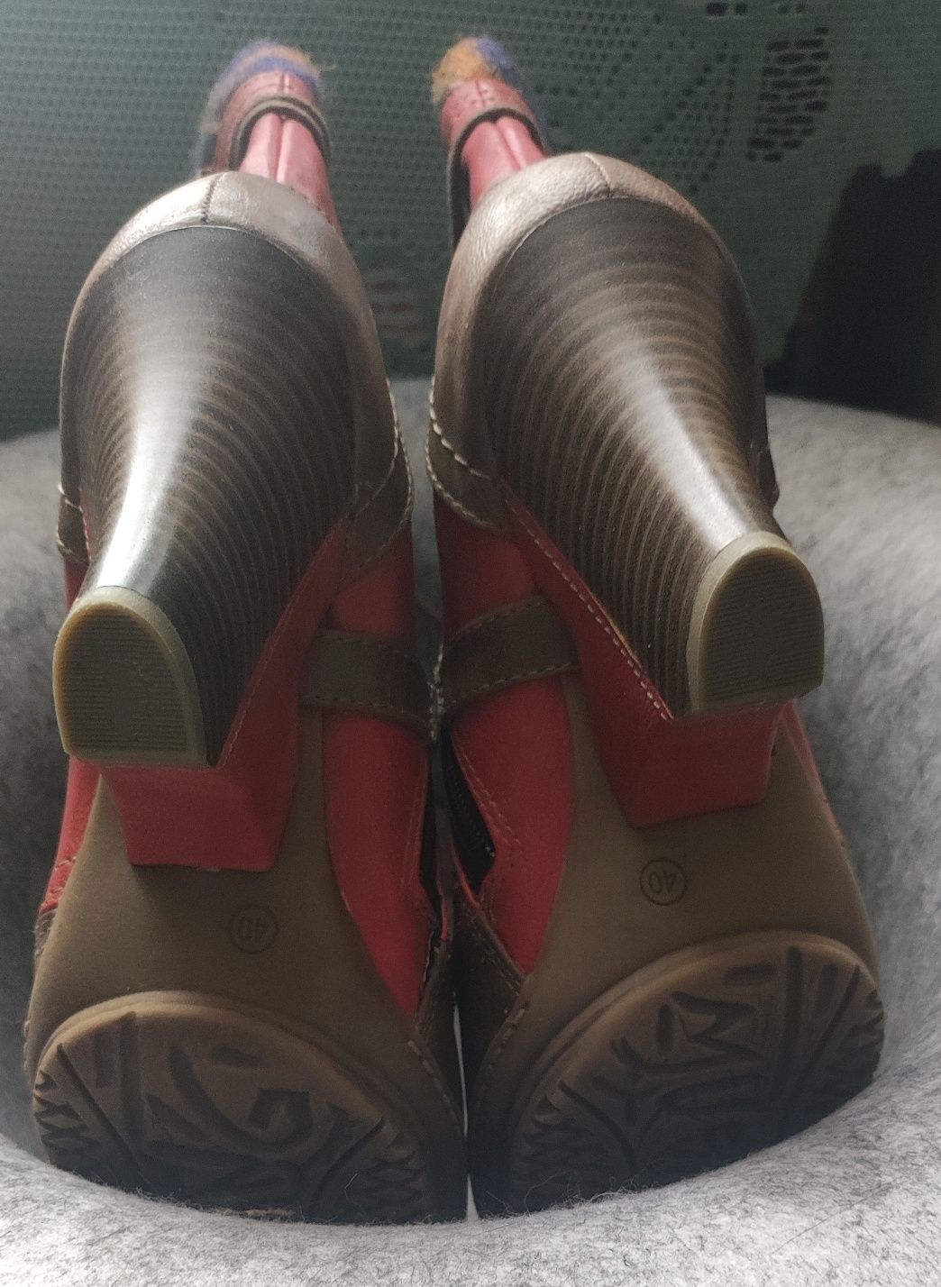 Buty Mustang , bardzo modne rozmiar  40 - 26 cm