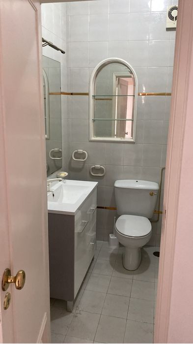 Quarto Alhandra perto da estação, de frente para o rio