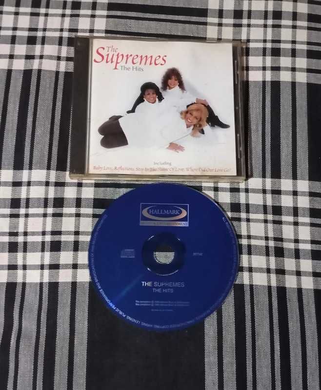 8 CDs ---» 3€ cada