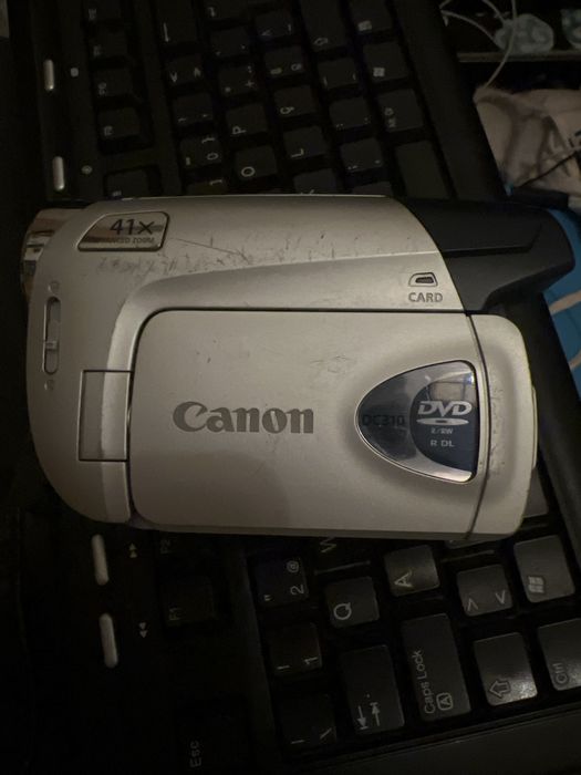 Canon DC310 DvD camera
