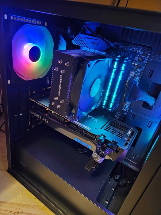 Komputer stacjonarny RTX 3070 / 5 5600X / 2 Dyski PCIe / 16 GB / B550