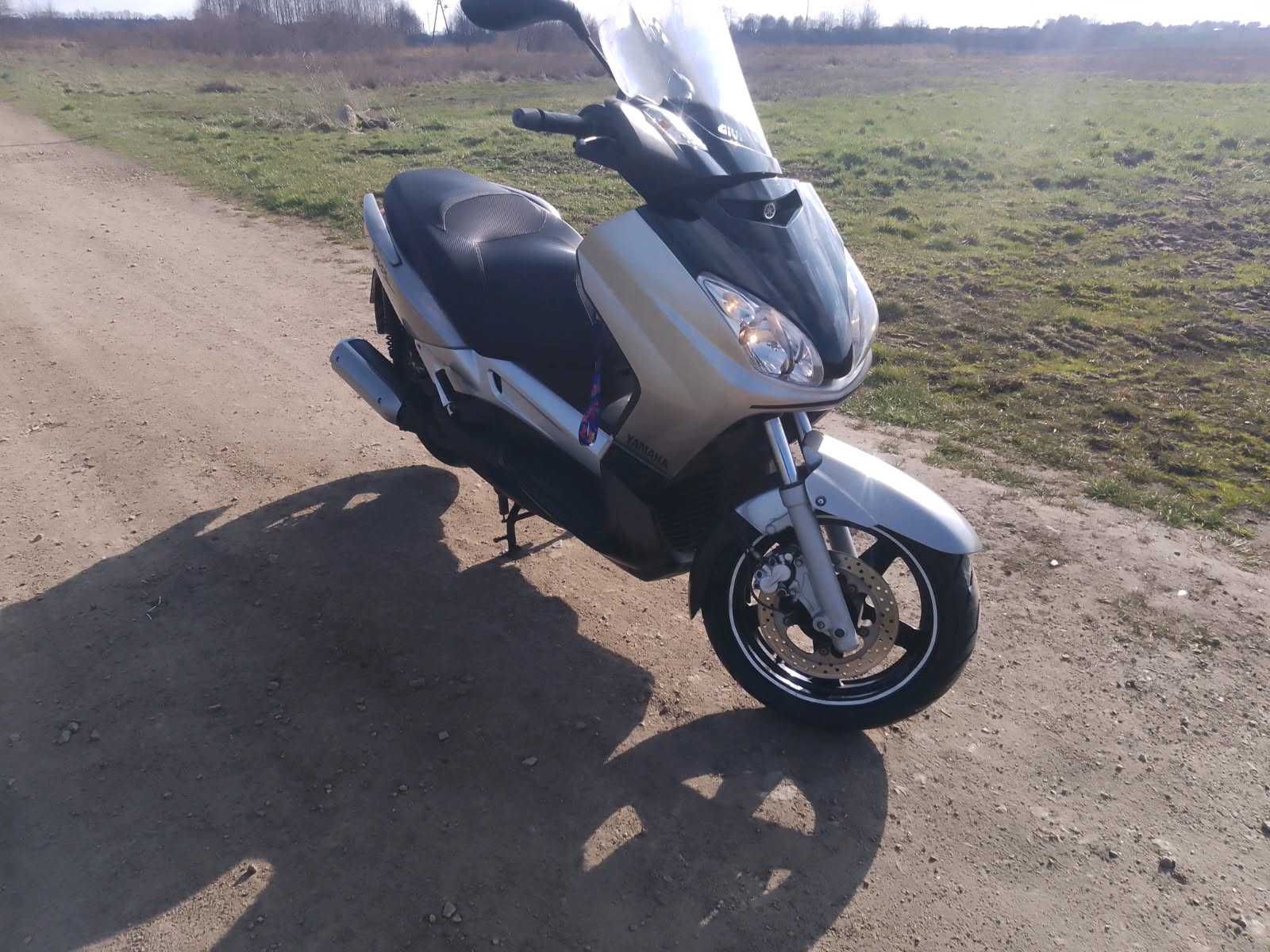 Skuter yamaha 250 x max