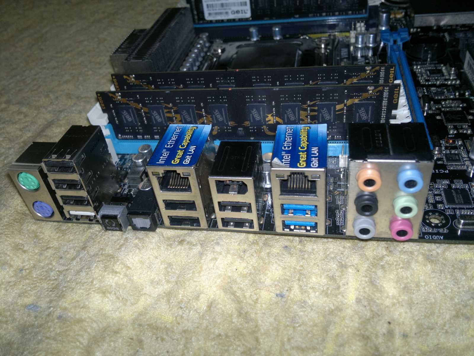 Asus P9X79 WS ( WorkStation) socket 2011