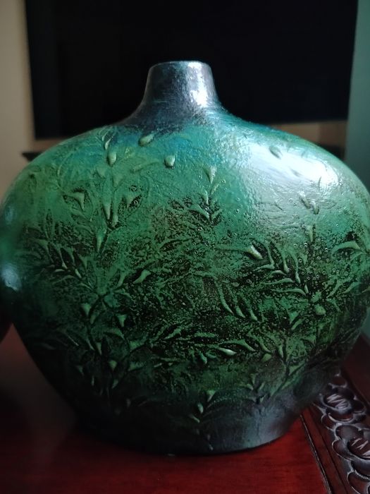 Komplet pięknych ceramicznych wazonow