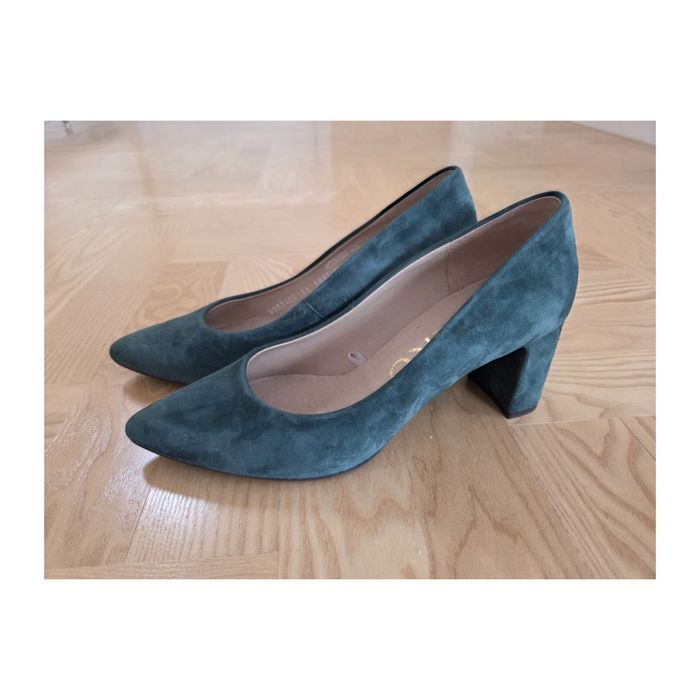 Nowe czółenka Ryłko 39 butelkowa zieleń na obcasie w szpic