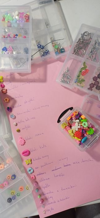 Dowolna liczba łyżeczek z mieszanki koralików