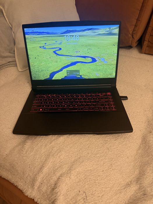 Laptop MSI Thin I5 / RTX 3050