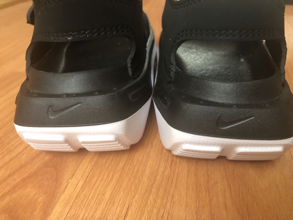 Женские сандали Nike
