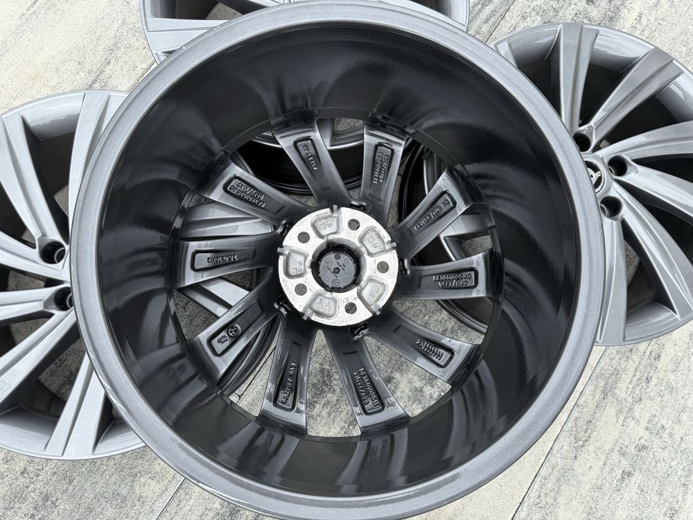 JAK NOWE Felgi Oryginalne SKODA 18” 7.5J ET48 Octavia Superb Karoq