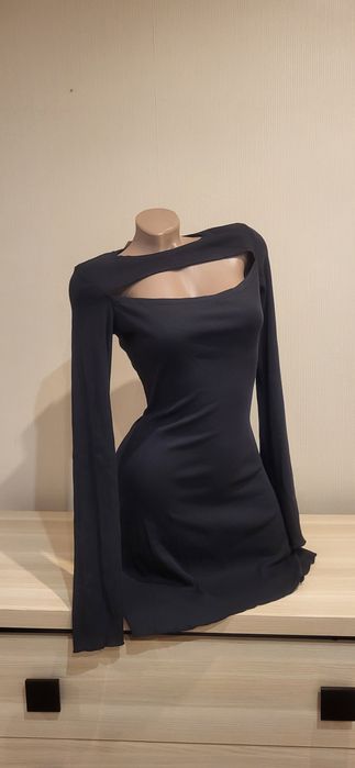 Чорна міні сукня