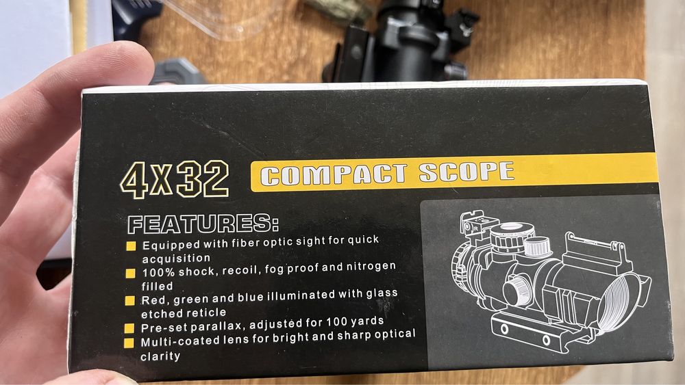 Прицел 4*32 Compact Scope с открытыми прицельными.