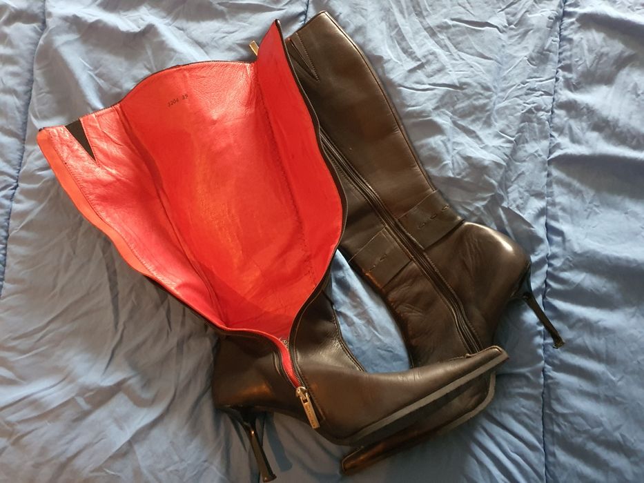 Botas 39 todas em pele marca Estratégia