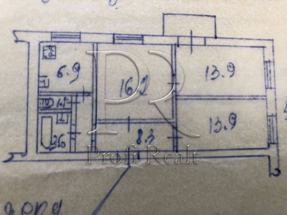 Продаж 3-х кім. квартири біля метро Святошино, по вул. Депутатські 4/6
