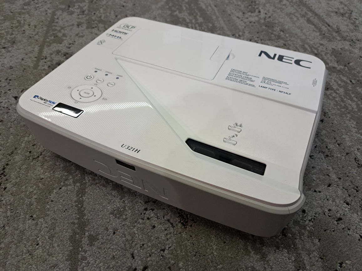 Projektor rzutnik NEC U321M