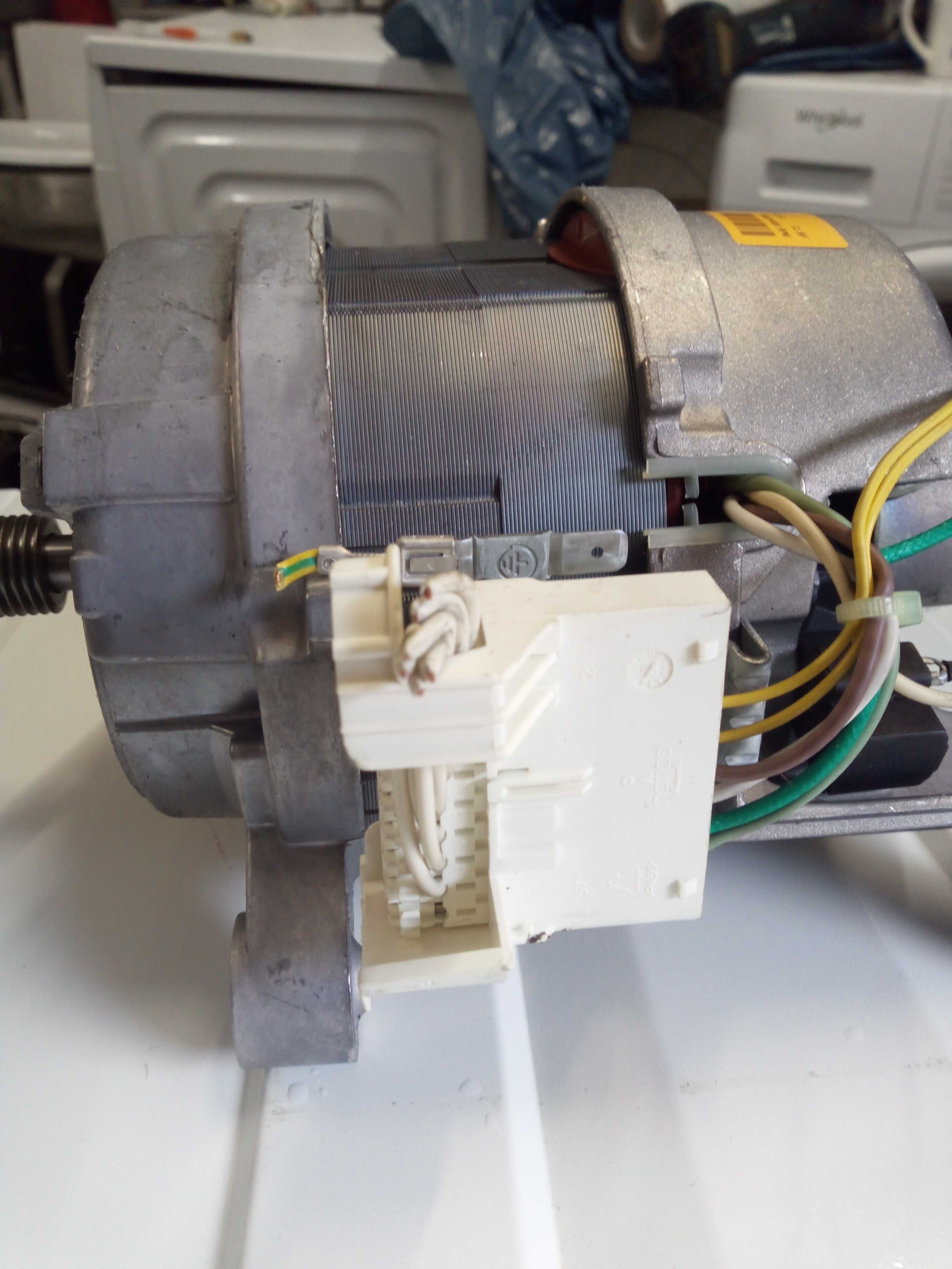 silnik napędowy do pralki Electrolux  acc 20584.513 motor