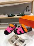 Designerskie klapki HERMES Chyre luksus i moda