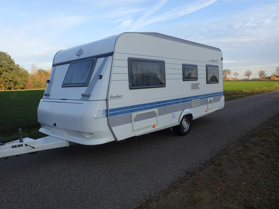 Kempingowa Hobby 495 Excellent Easy ciepła woda markiza