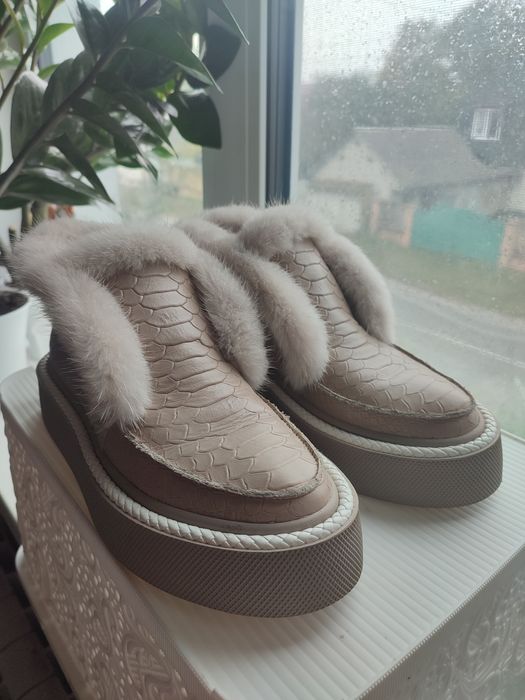 Чоботи 37 розмір