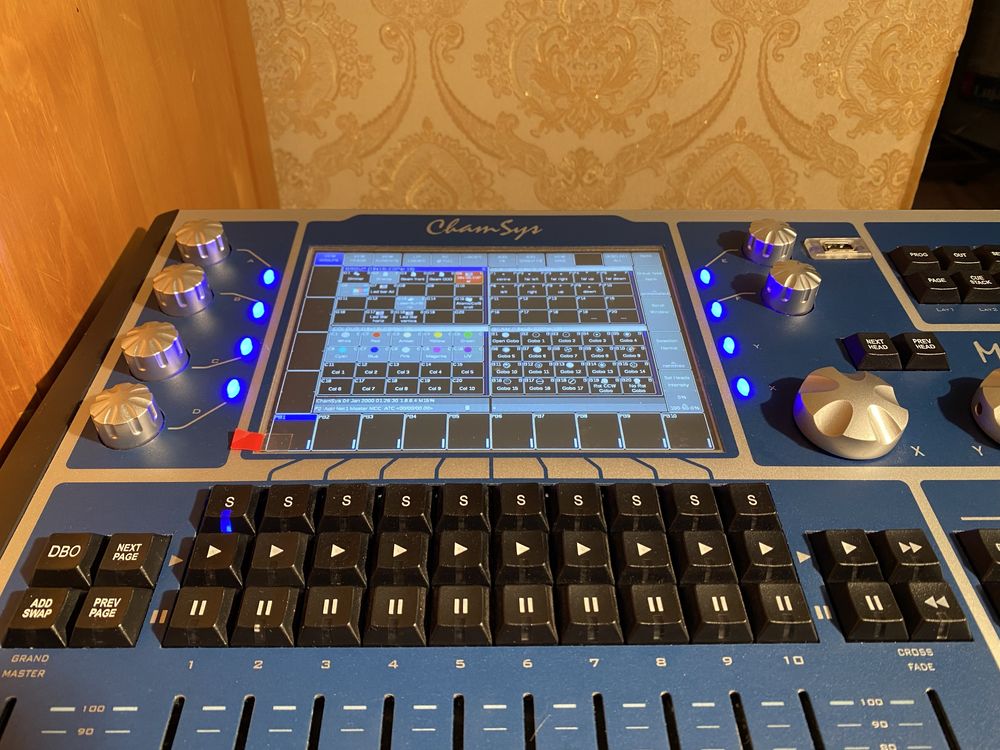 Chamsys MagicQ MQ60 пульт управления светом