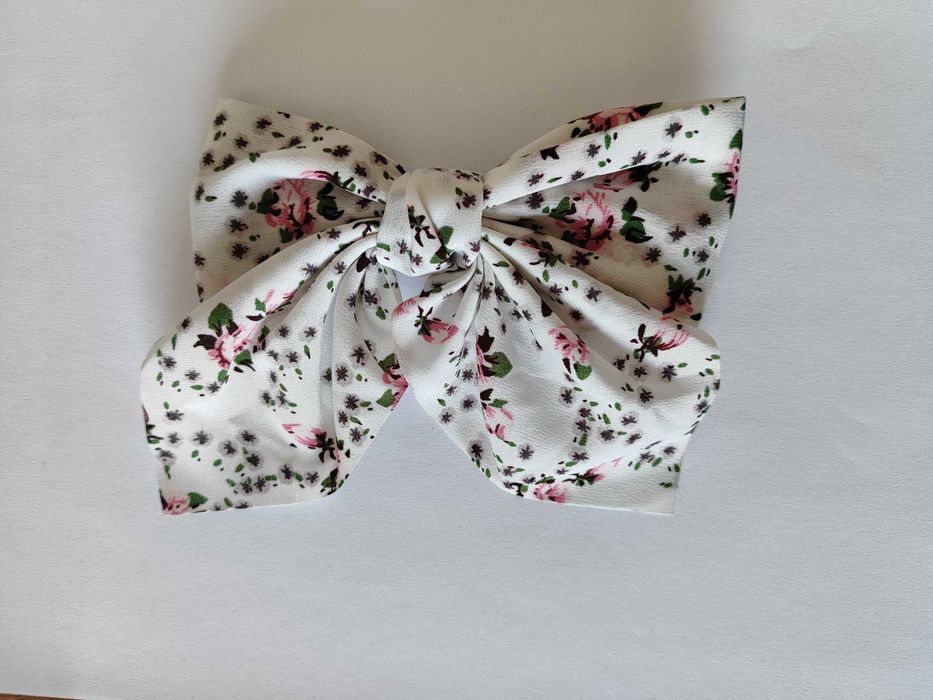 Nowa spinka do włosów kokarda kremowa w kwiatki kwiaty kwiatuszki