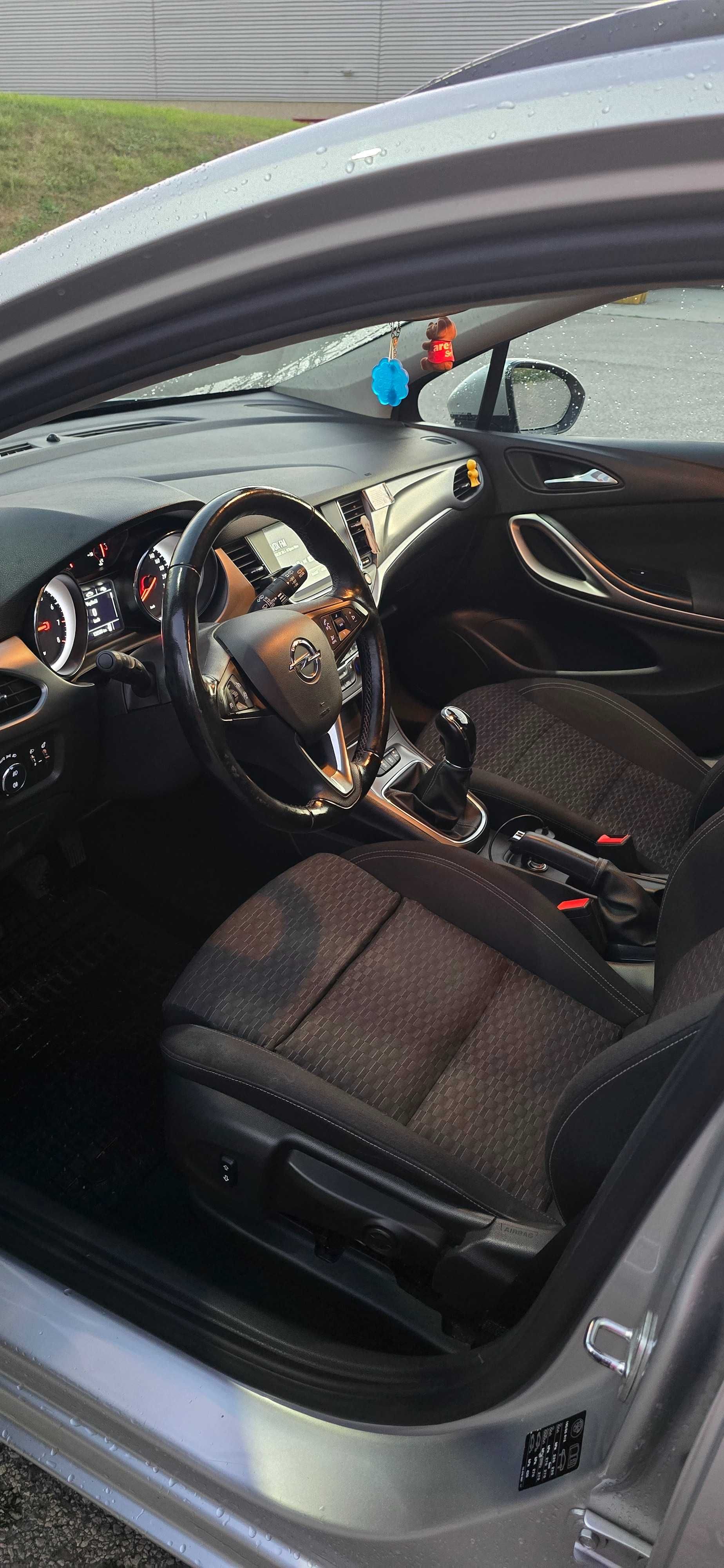 Opel Astra 2019r- 1.4 Turbo benzyna