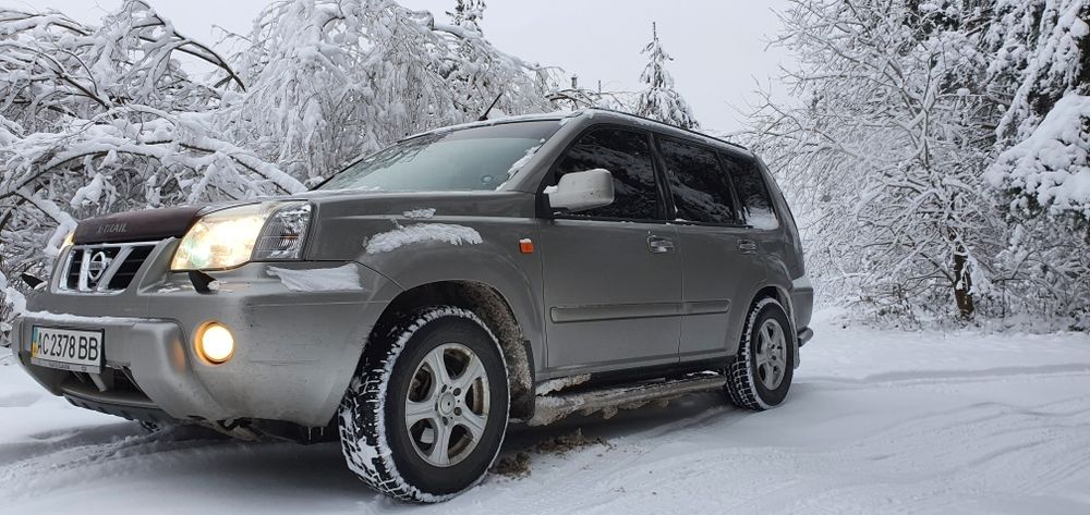 Продам Nissan  X-trail 2.0