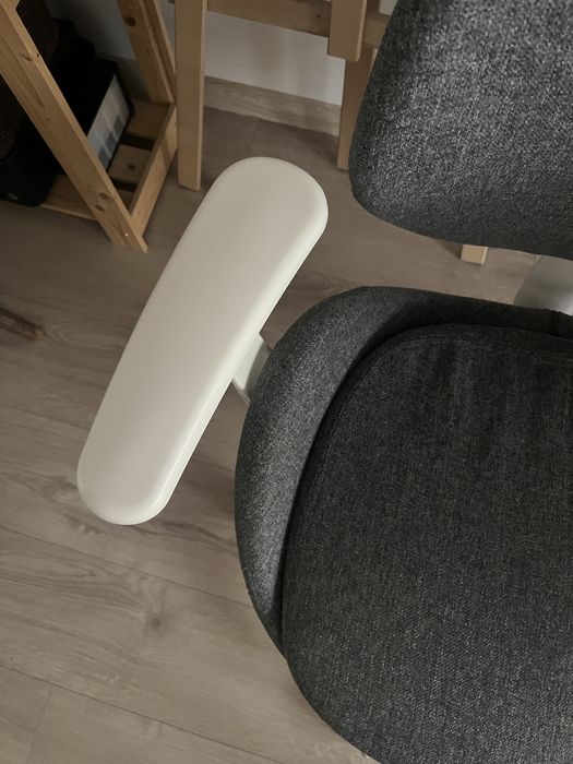 Krzesło biurowe Gunnared szare białe HATTEFJÄLL Ikea