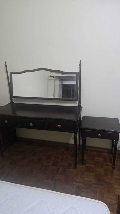 Mobilia completa quarto madeira Pau Preto com colchão (oportunidade)