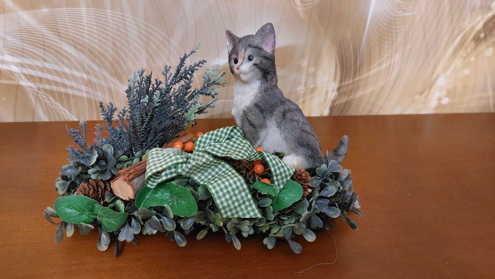 Stroik ozdobny kot z gipsu leśne dodatki