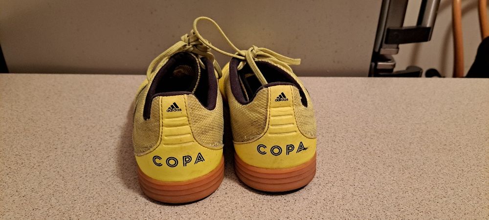 Buty sportowe chłopięce halówki Adidas Copa r. 38,5