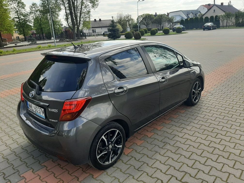 Tyota Yaris III Hybryd 1.5 +LPG