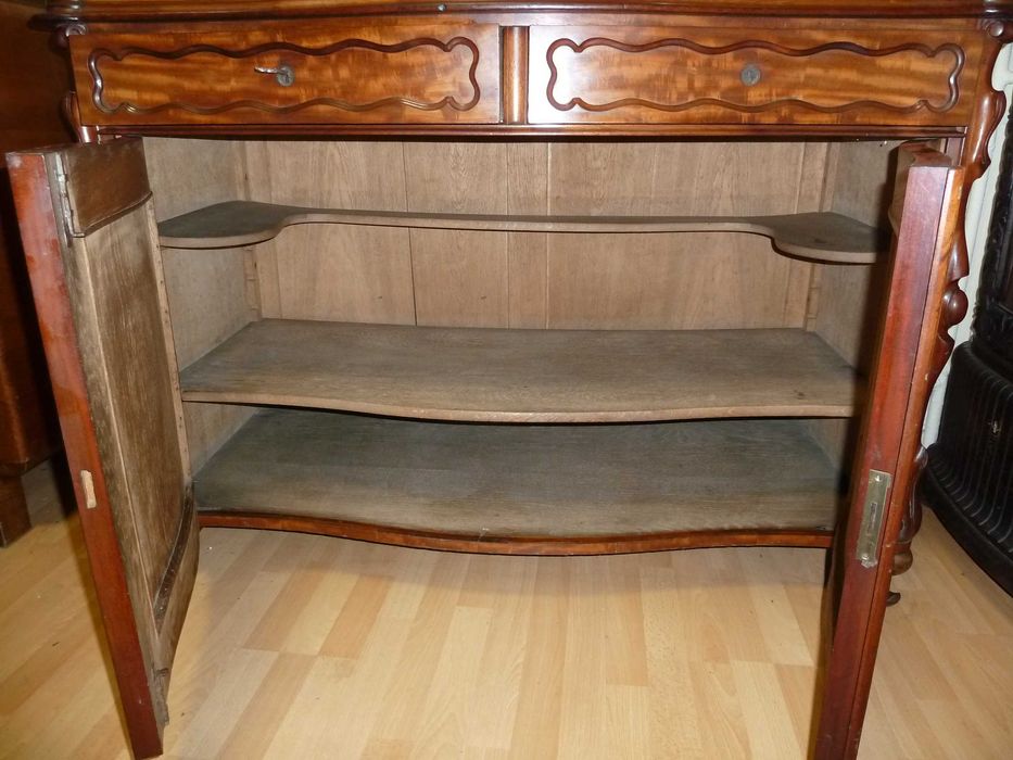 Ozdobna neobarokowa komoda z lustrem z początku XX w