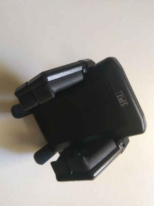 Suporte universal p/ smartphone ou GPS da marca Tn'B - COMO NOVO!