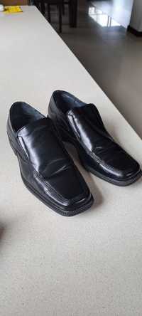 Buty czarne chłopięce eleganckie sneakersy rozmiar 36 a