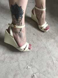 Prada nude patent leather sandals wedges винтаж