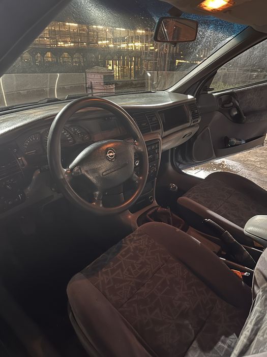 Опель вектра б, Opel