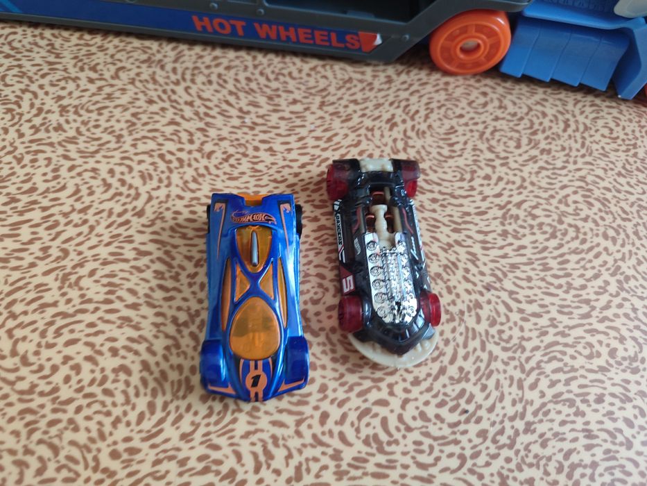 Автовоз Hotwheels